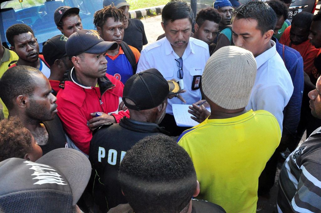 Παπούα: Συνεργεία κατευθύνονται προς τα συντρίμμια της πτήσης