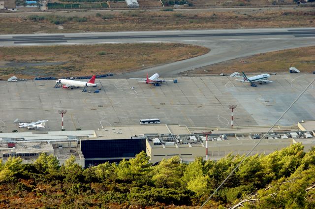 Agreement for the privatization of 14 regional airports signed