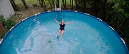 Οι ταινίες της εβδομάδας –  Θρίλερ που «Σε ακολουθεί» για πάντα!