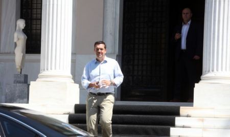 Η δημιουργία κέντρων ταυτοποίησης στα νησιά επίκεντρο της σύσκεψης στο Μαξίμου