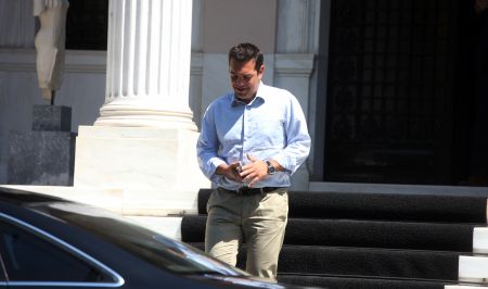 Διεθνή ΜΜΕ: Η «στρατηγική υποχώρηση» του Αλέξη Τσίπρα