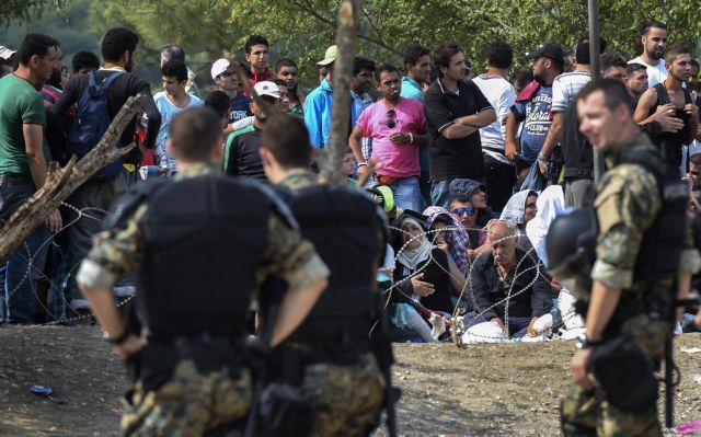 Tension on border with FYROM as police clashes with refugees