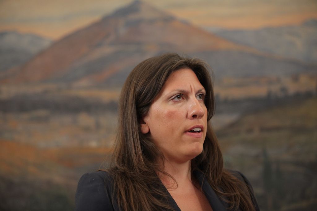 Κλιμακώνεται η σύγκρουση Κωνσταντοπούλου – Μεγάρου Μαξίμου