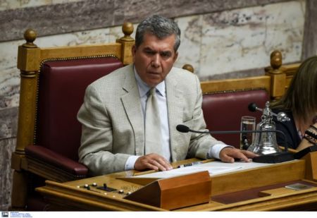 Την άρση ασυλίας του Αλέξη Μητρόπουλου ζητά ο εισαγγελέας