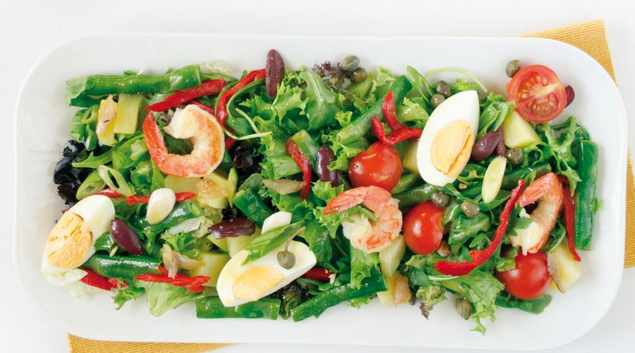 Σαλάτα νισουάζ µε γαρίδες σοτέ