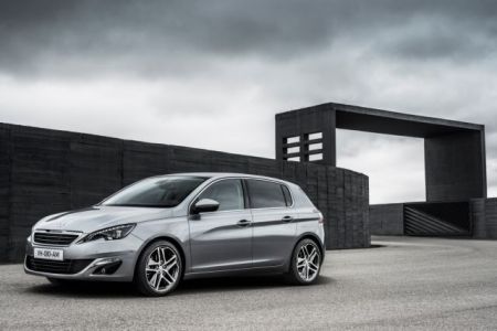 Peugeot 308 1.6 BlueHDi Auto: Η γαλλική φινέτσα συναντά την απόδοση