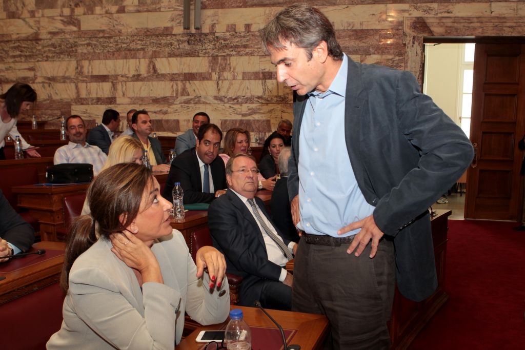 Σε διάταξη πολιτικής μάχης με τη συγκυβέρνηση ΣΥΡΙΖΑ – ΑΝΕΛ η ΝΔ