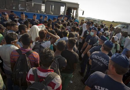 Φόβοι για εκατοντάδες νεκρούς μετανάστες ανοιχτά της Λιβύης