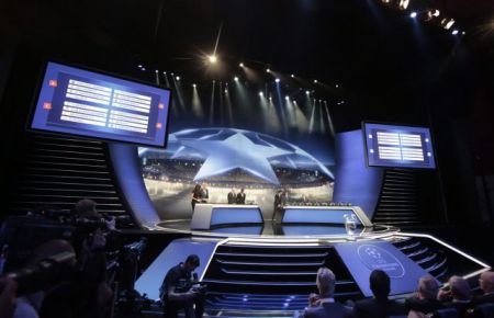 Ο ταξιδιωτικός οδηγός των τριών Ευρωπαίων