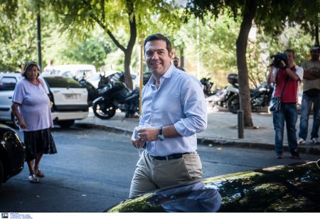 Τσίπρας: Να μην αφήσουμε την Ελλάδα να γυρίσει πίσω