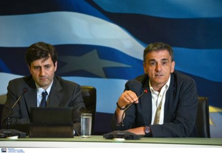 Tsakalotos and Houliarakis hint towards changes in income taxation