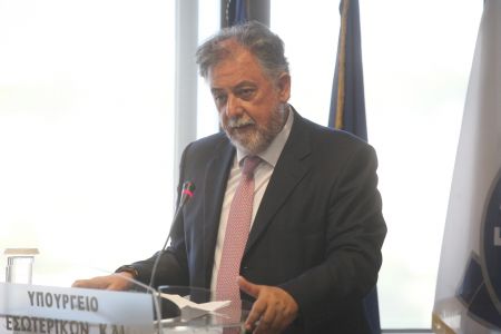 Πανούσης: Ο Τσίπρας γοητεύτηκε από τον Βαρουφάκη και έχασε τον έλεγχο