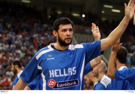 Παπανικολάου: «Ιδανικό το χρυσό, αλλά πρώτα η πΓΔΜ»