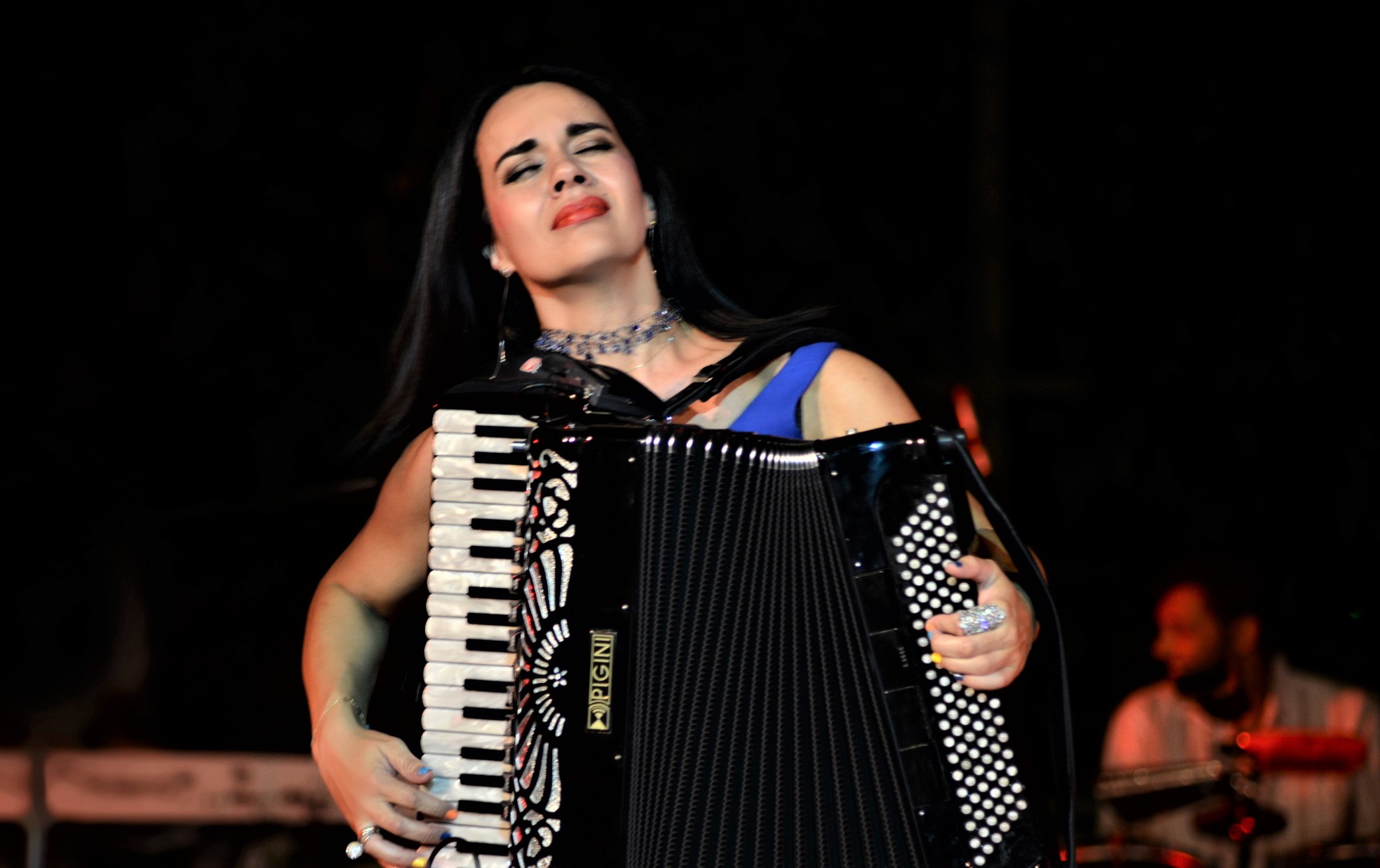 Ζωή Τηγανούρια: Η συνθέτρια και σολίστ του ακορντεόν από τη Σαμοθράκη στο Χόλιγουντ