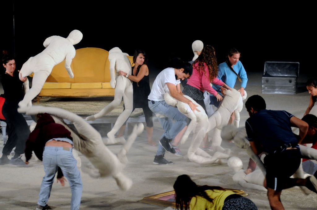 Καταργούνται οι φόροι υπέρ τρίτων στα εισιτήρια κινηματογράφων- θεαμάτων