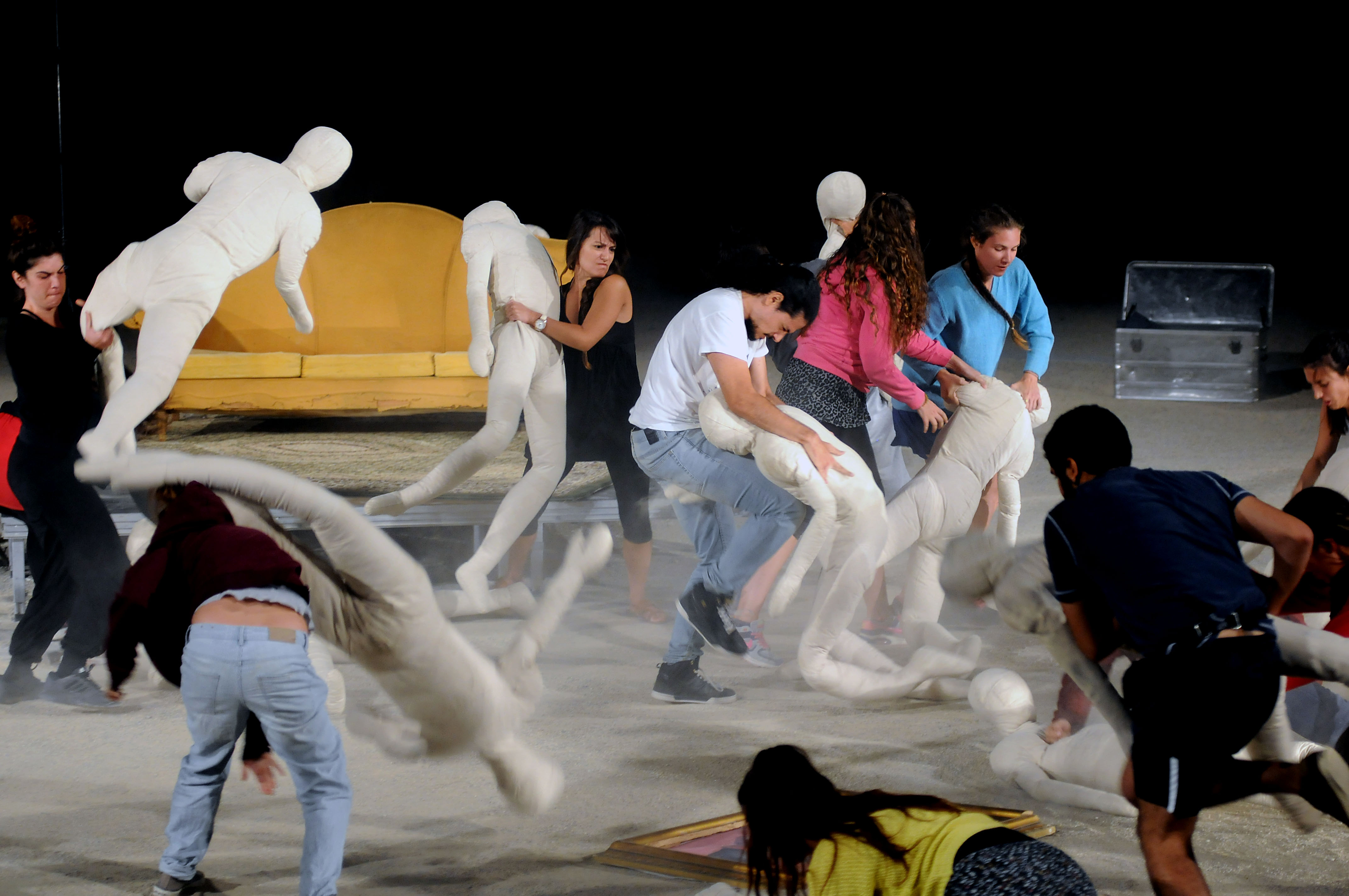 Καταργούνται οι φόροι υπέρ τρίτων στα εισιτήρια κινηματογράφων- θεαμάτων