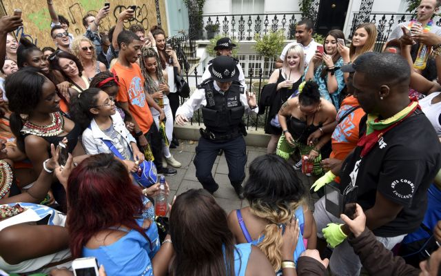 Βρετανία: Συνελήφθησαν 100 άτομα στο καρναβάλι του Νότινγκ Χιλ