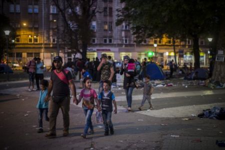 Ενταση με πρόσφυγες στην ουδέτερη ζώνη Ελλάδας – πΓΔΜ