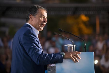 Θεοδωράκης: Δύο όροι για τον σχηματισμό κυβέρνησης