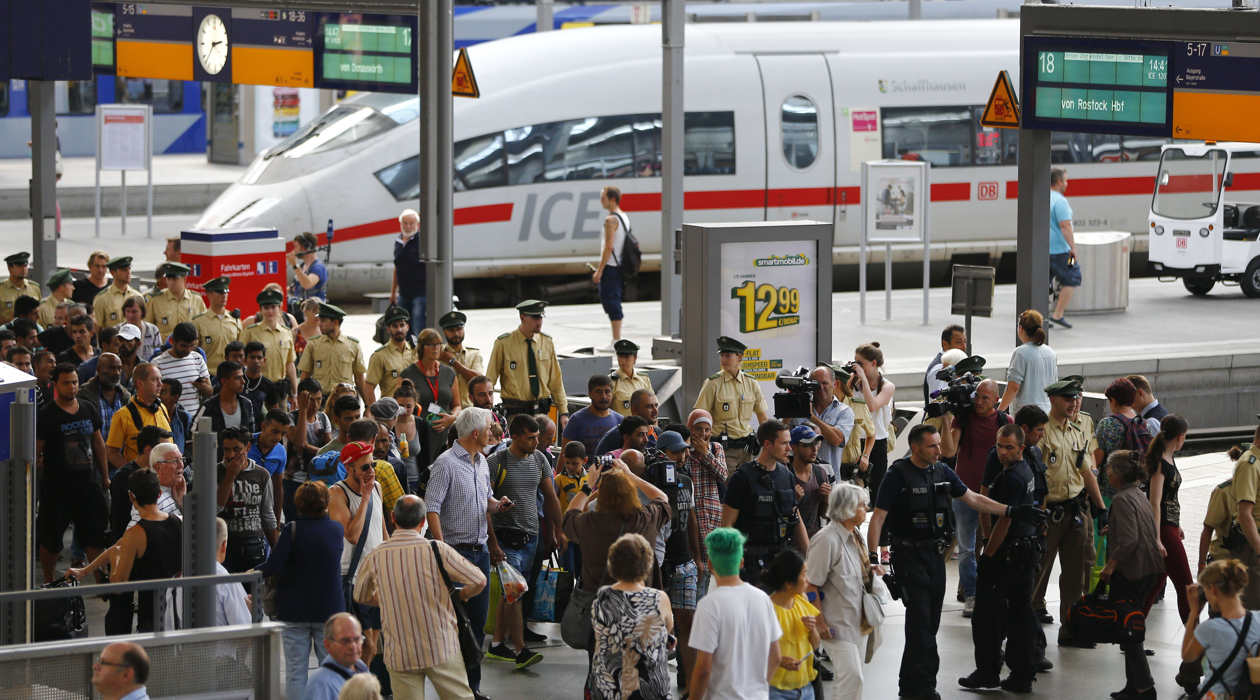 Γερμανία: Αριθμός – ρεκόρ 2.200 προσφύγων στη Βαυαρία σε 24 ώρες