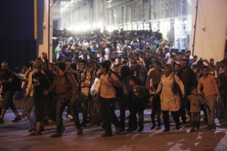 Κυβέρνηση: Τα μέτρα ανακούφισης προσφύγων-νησιωτών