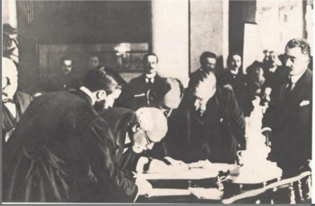 Θρίαμβοι και καταστροφές