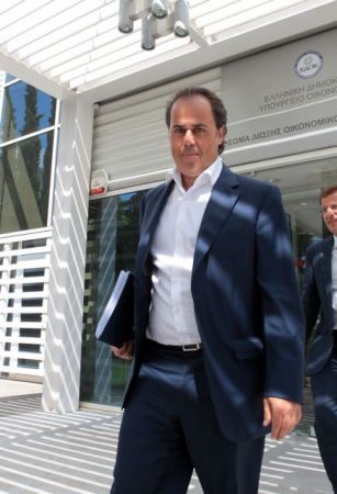 Ο κ. Παπασταύρου, οι λίστες και οι υψηλοί φίλοι