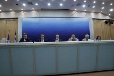 Πέντε υπουργεία «ενώθηκαν» και πήραν αποφάσεις για τους πρόσφυγες