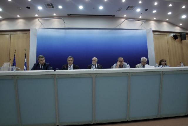 Πέντε υπουργεία «ενώθηκαν» και πήραν αποφάσεις για τους πρόσφυγες