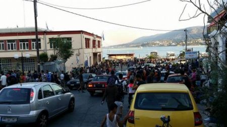 Με εντολή εισαγγελέα επιστρέφουν οι πρόσφυγες στο λιμάνι της Μυτιλήνης