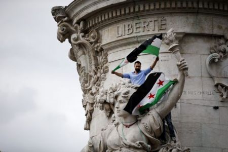 Στους δρόμους οι Γάλλοι κατά της κατάστασης έκτακτης ανάγκης