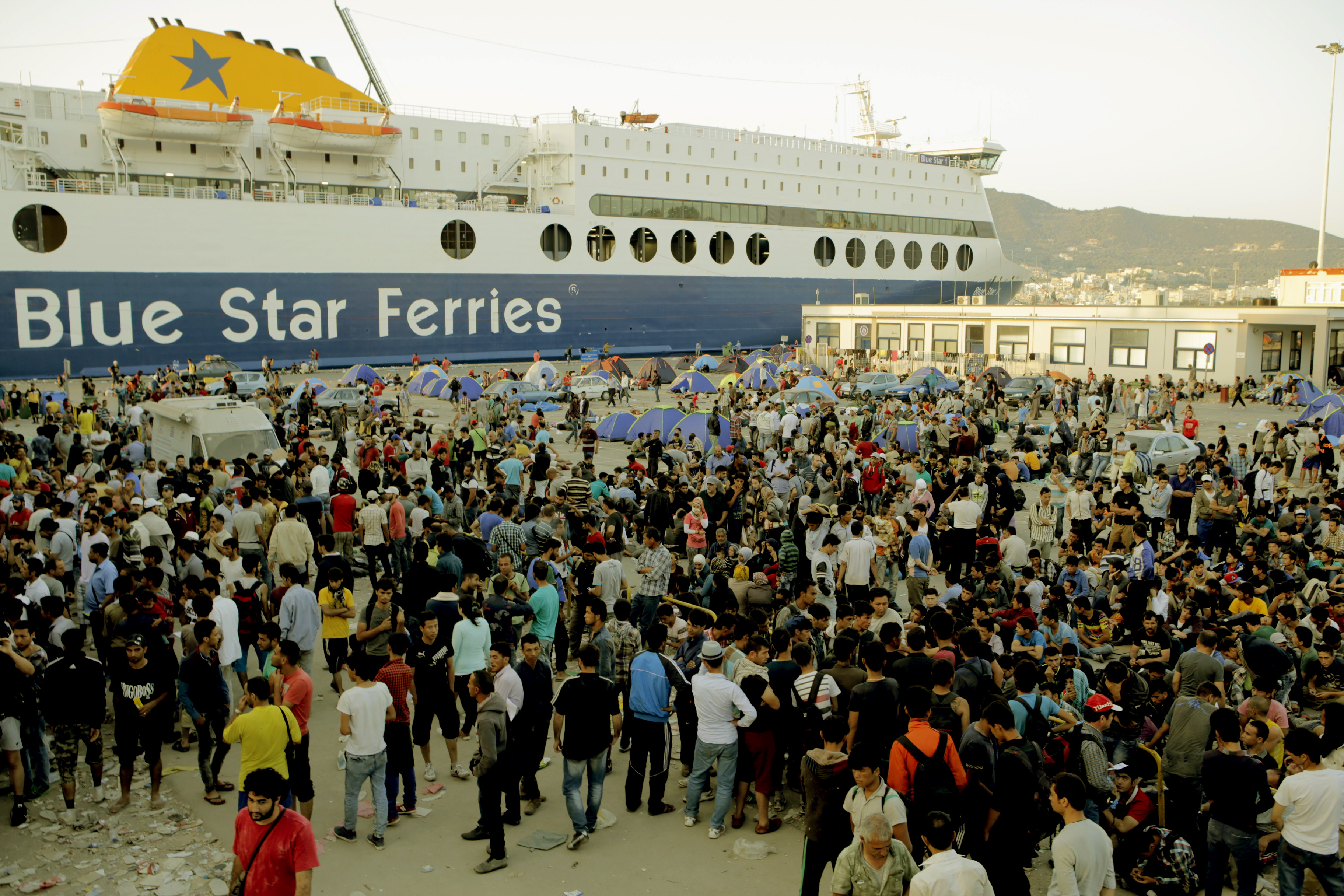 Επιχείρηση διάσωσης μεταναστών από πλοίο της Blue Star