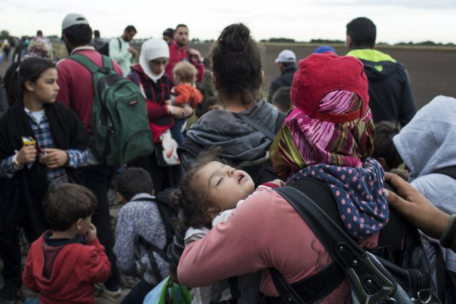 Η Αυστρία αίρει τα έκτακτα μέτρα για την ελεύθερη διέλευση προσφύγων