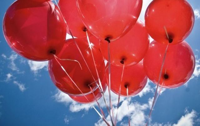 500 κόκκινα μπαλόνια για τους πάσχοντες από τη Μυική Δυστροφία Duchenne