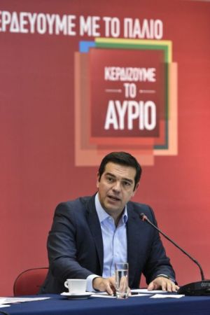 Το μοδάτο κοστούμι του Αλέξη