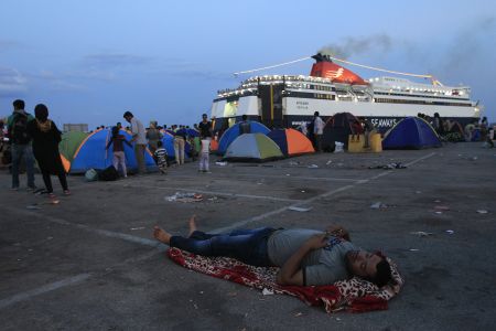 Μετακίνηση 45.875 προσφύγων από τη Λέσβο σε 12 ημέρες