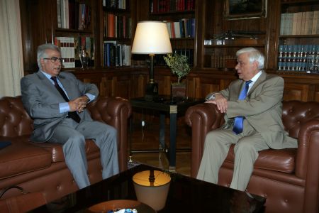 Παυλόπουλος για ΕΛ.ΑΣ: Εξήρε την προσπάθεια της στο μεταναστευτικό