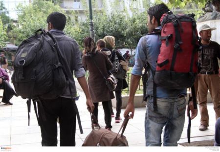 Heavy rainfall “forces” refugees from the squares to the camp in Eleonas