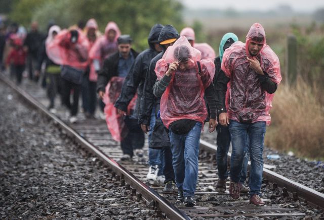 Γερμανία: Δυσαρέσκεια από χειρισμούς Μέρκελ στην προσφυγική κρίση