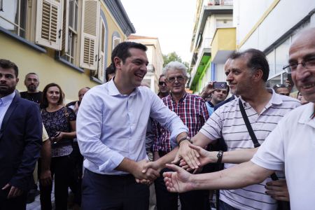 Ολα για όλα για την δημοφιλία του Τσίπρα