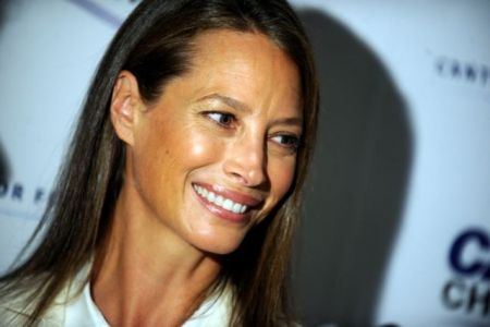 Κρίστι Τέρλινγκτον Μπερνς: Ο κόσμος της μόδας πάντα έδειχνε ανοχή στην σεξουαλική κακοποίηση