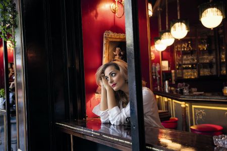 Νατάσσα Μποφίλιου: «Για το τραγούδι σκότωσα το ρεμάλι που είχα μέσα μου»