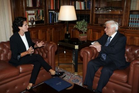 Pavlopoulos: “As a people, we know how to welcome refugees”