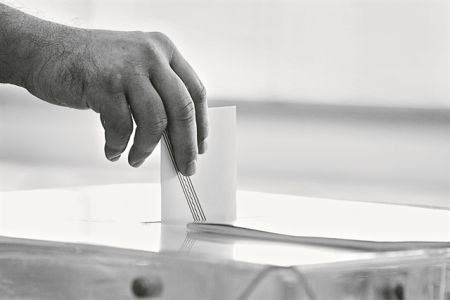 Η απλή αναλογική, τα αδιέξοδα και τα μετεκλογικά σενάρια