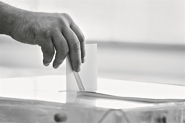 Η απλή αναλογική, τα αδιέξοδα και τα μετεκλογικά σενάρια