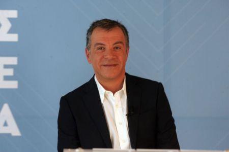 Θεοδωράκης: Να προχωρήσουμε με μικρούς και δίκαιους συμβιβασμούς