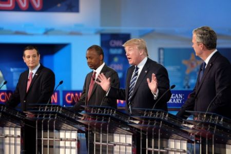 Πρώτος αλλά αποδυναμωμένος ο Τραμπ στην κούρσα για το χρίσμα των Ρεπουμπλικανών.