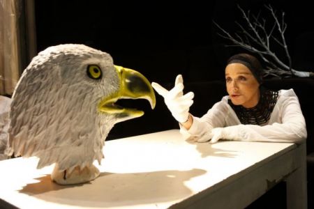 Η υπηρέτρια που καταστρέφει τα πάντα