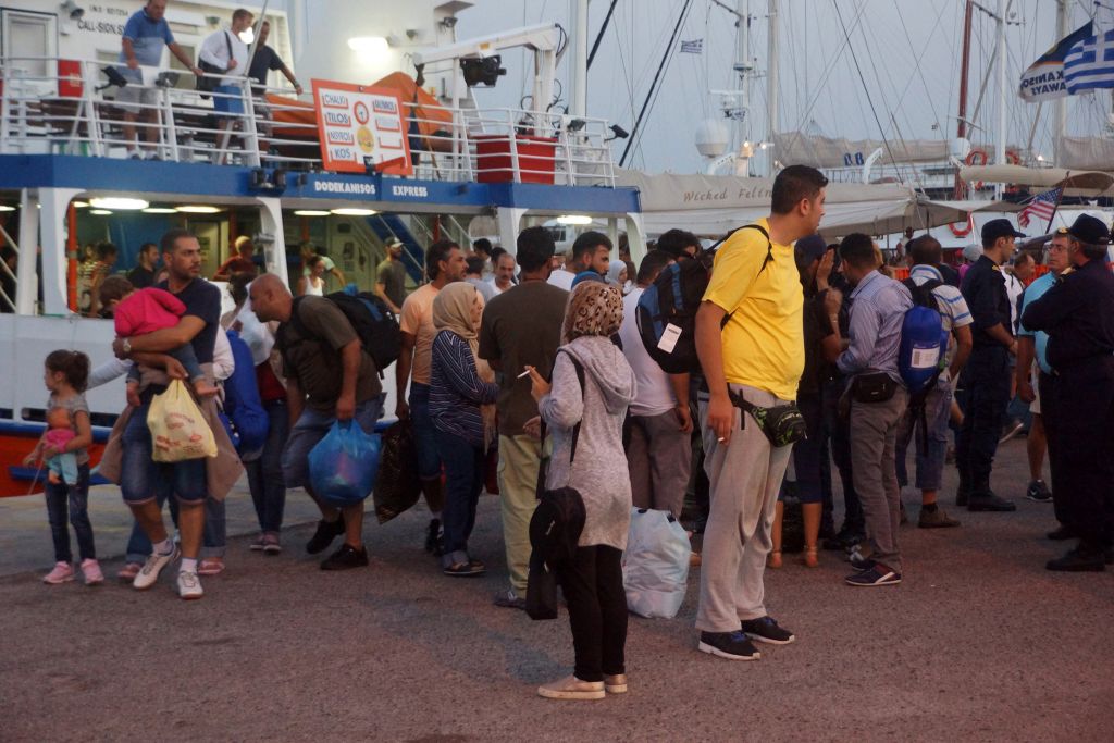 Στο λιμάνι του Πειραιά 1.742 πρόσφυγες από τη Μυτιλήνη