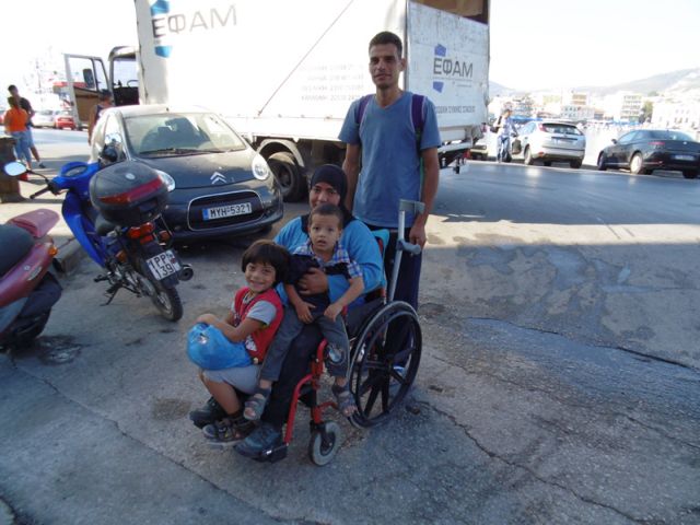Ζήτησαν 1.000 ευρώ από πρόσφυγα για να μεταφέρουν αναπηρικό καροτσάκι